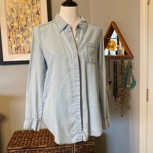 Chambray button up. Size M.